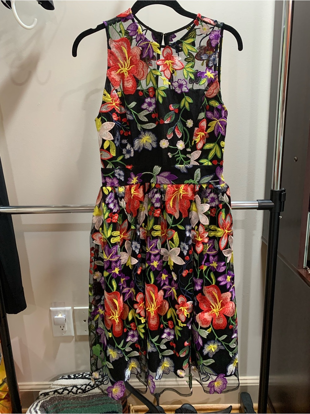 Alexia Admor floral embroidered mesh dress size small lined with back zip.